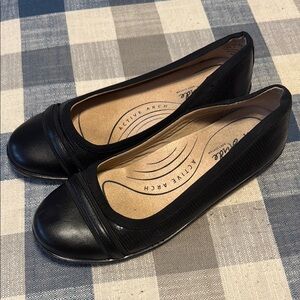 Life Stride Black Flats Timeless Comfort